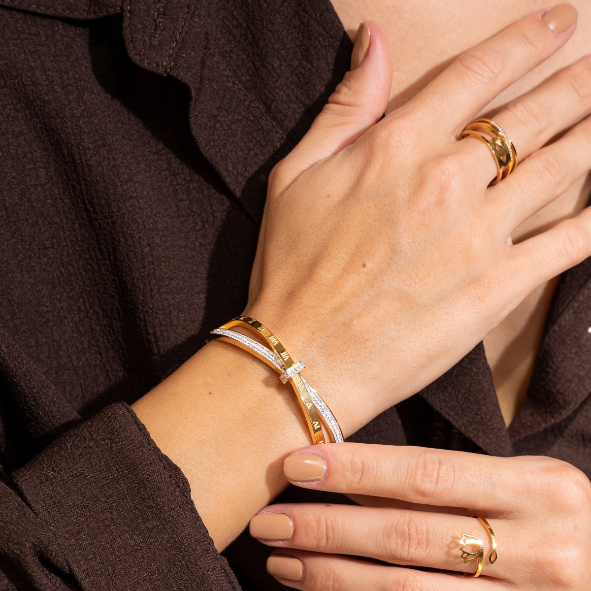Bracelets with Discreet Elegance